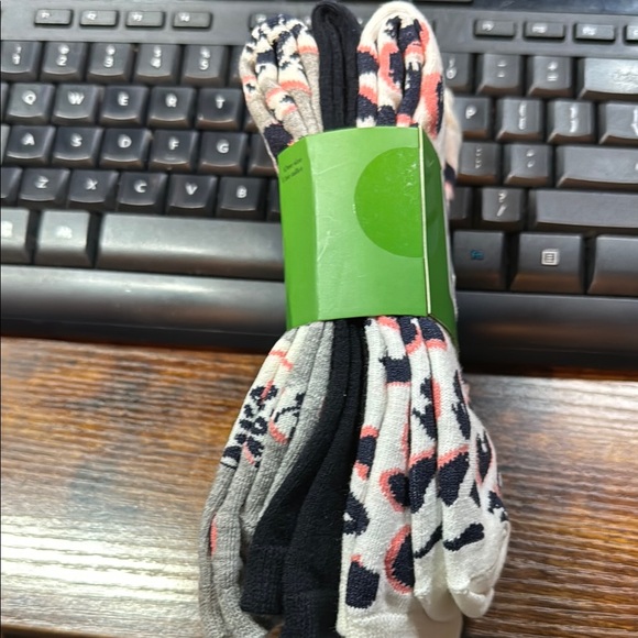 kate spade Women’s NWT Gray Crew Socks (3 pair) - Picture 2 of 3